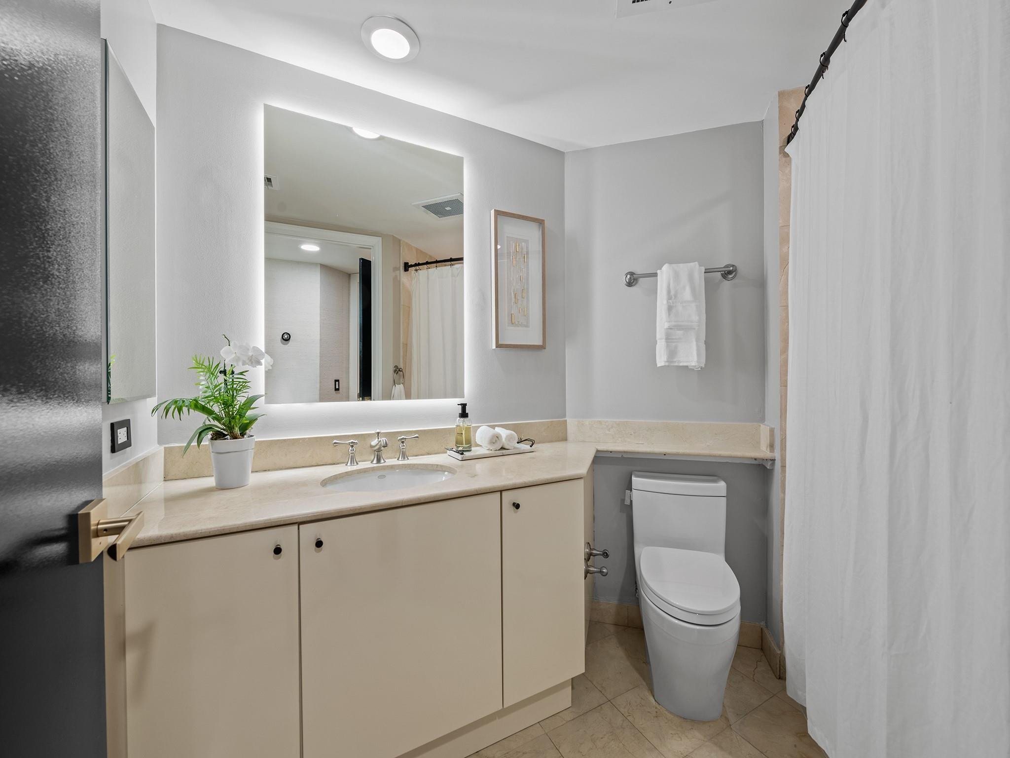 411 N New Riv #2401 Fort Lauderdale, FL 33301