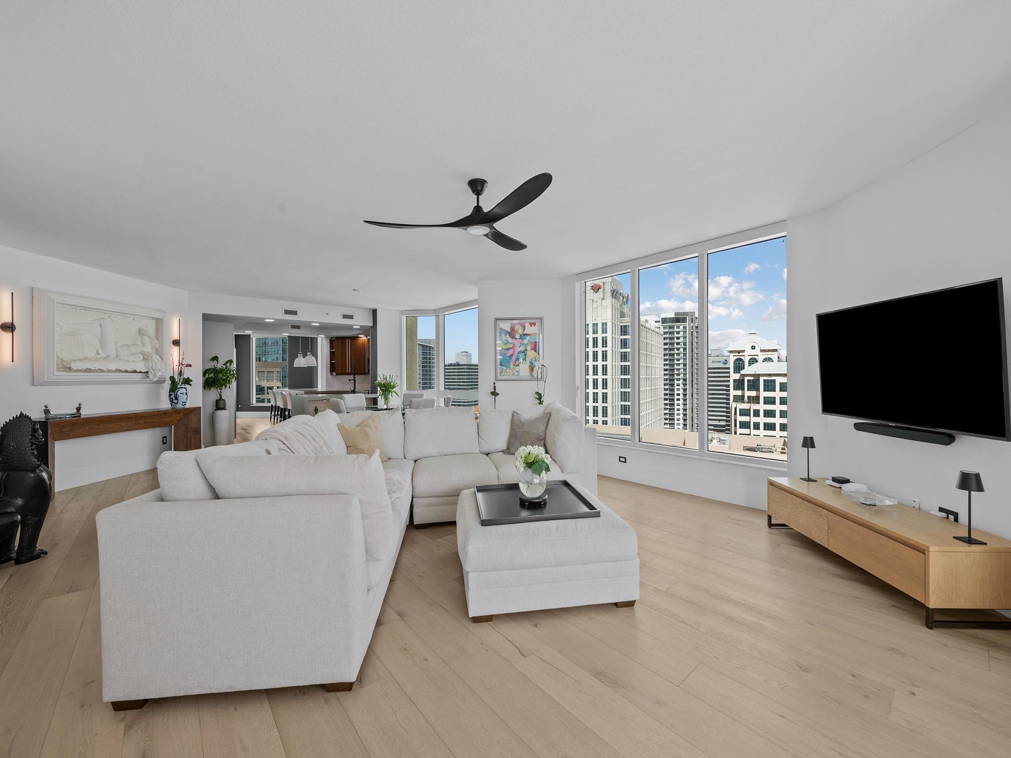 411 N New Riv #2401 Fort Lauderdale, FL 33301