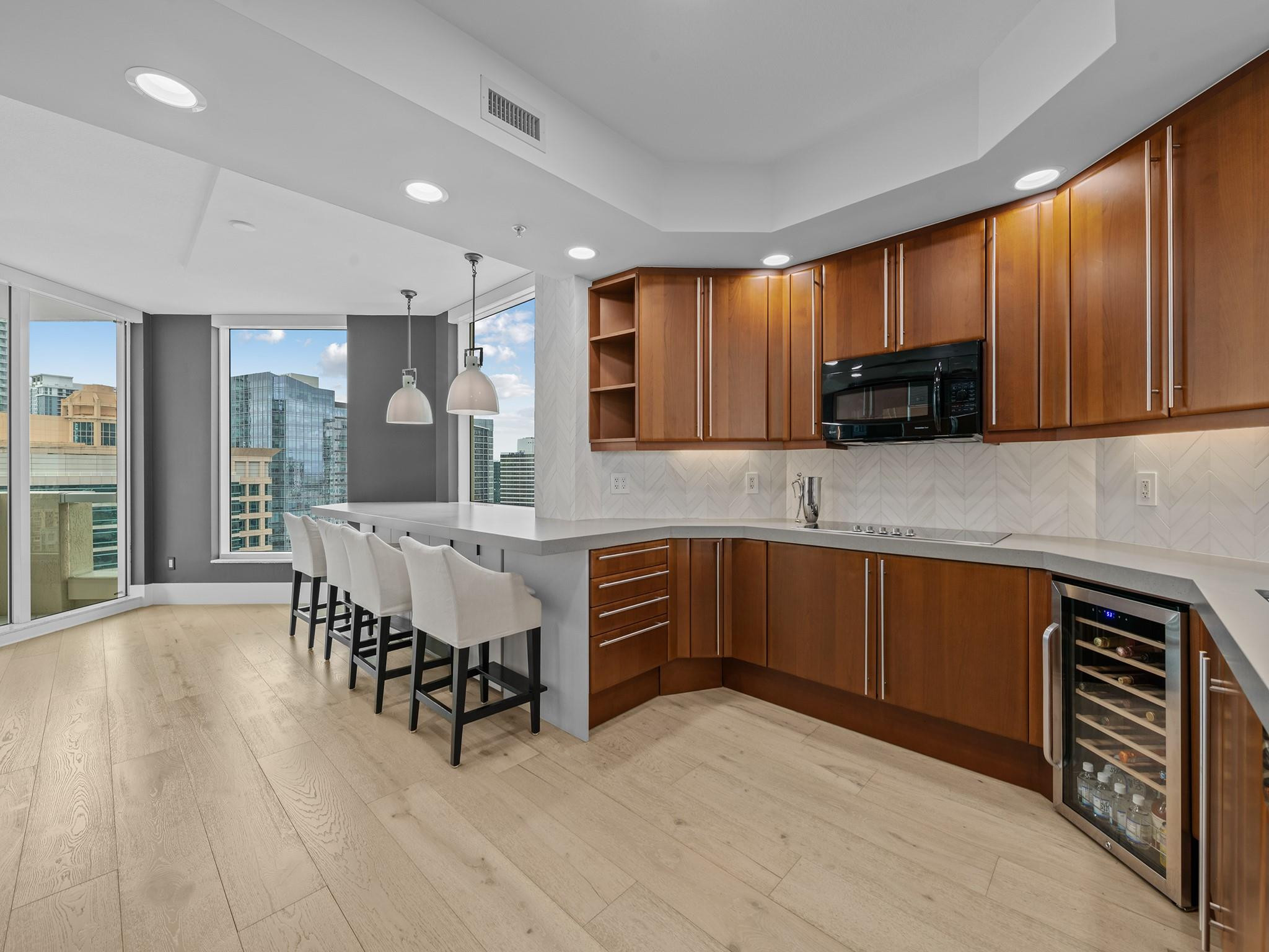 411 N New Riv #2401 Fort Lauderdale, FL 33301