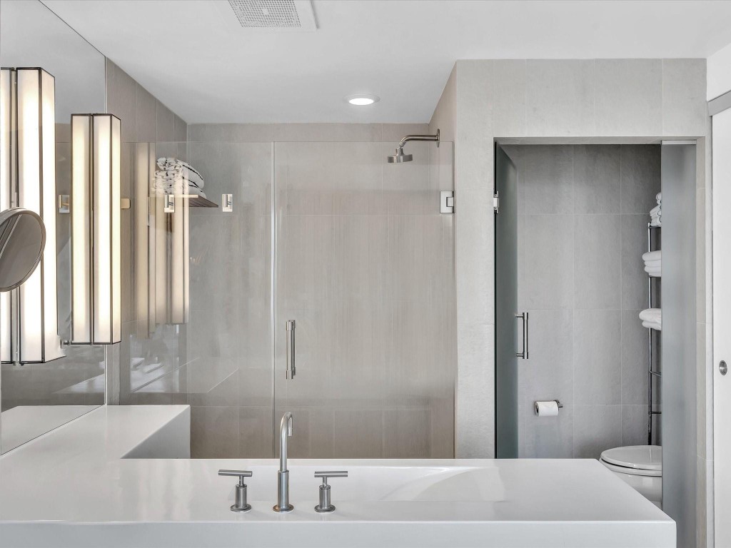 3101 Bayshore #2301 Fort Lauderdale, FL 33304