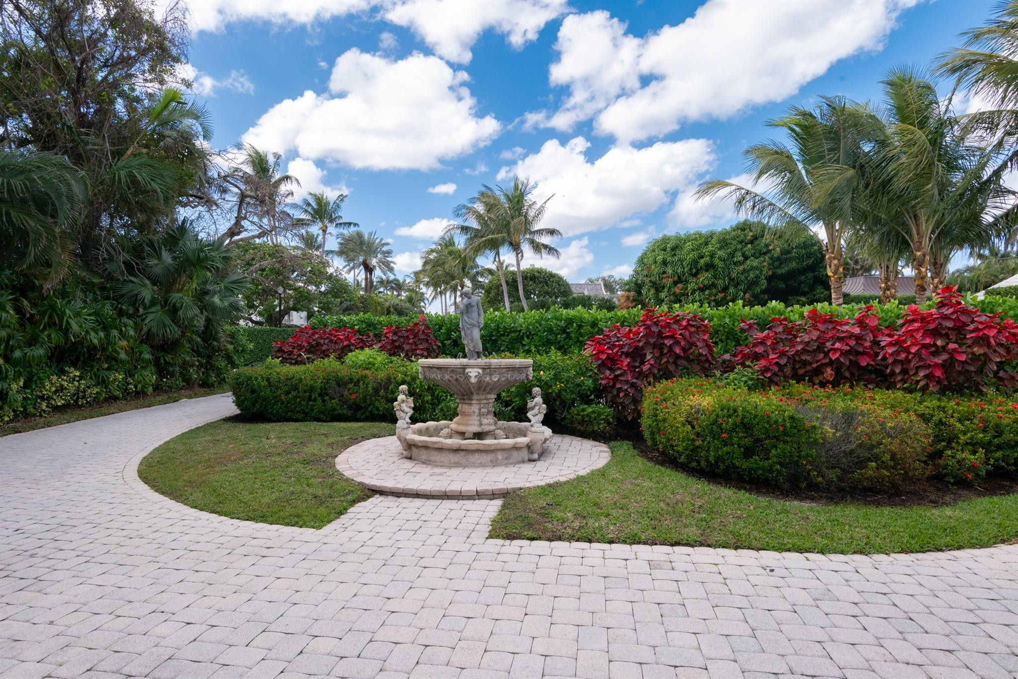 361 Crescent Palm Beach, FL 33480