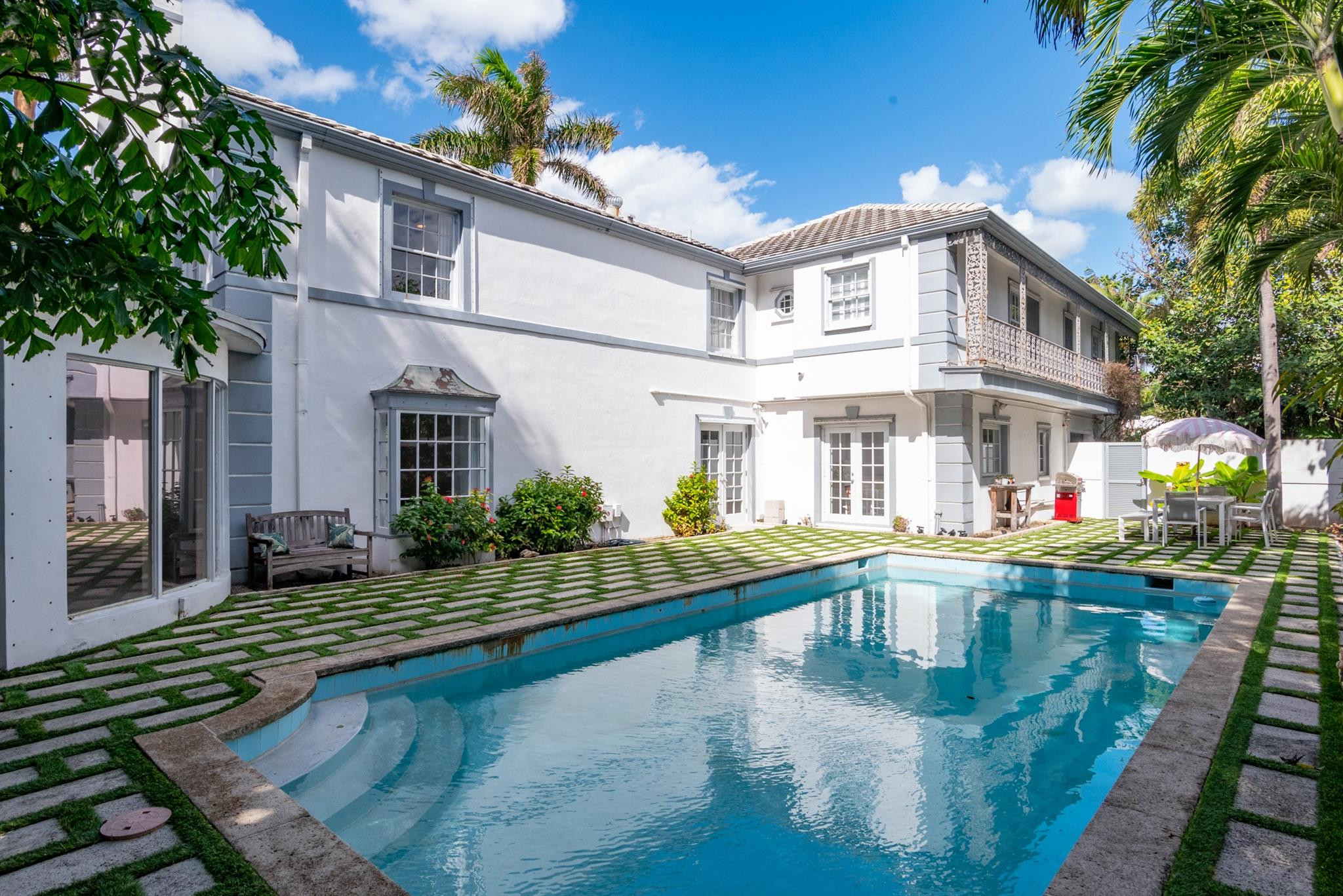 361 Crescent Palm Beach, FL 33480