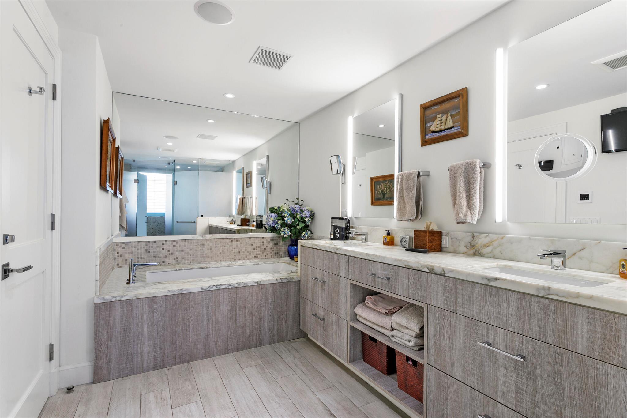 315 S Lake Dr #3f,Palm Beach, FL 33480