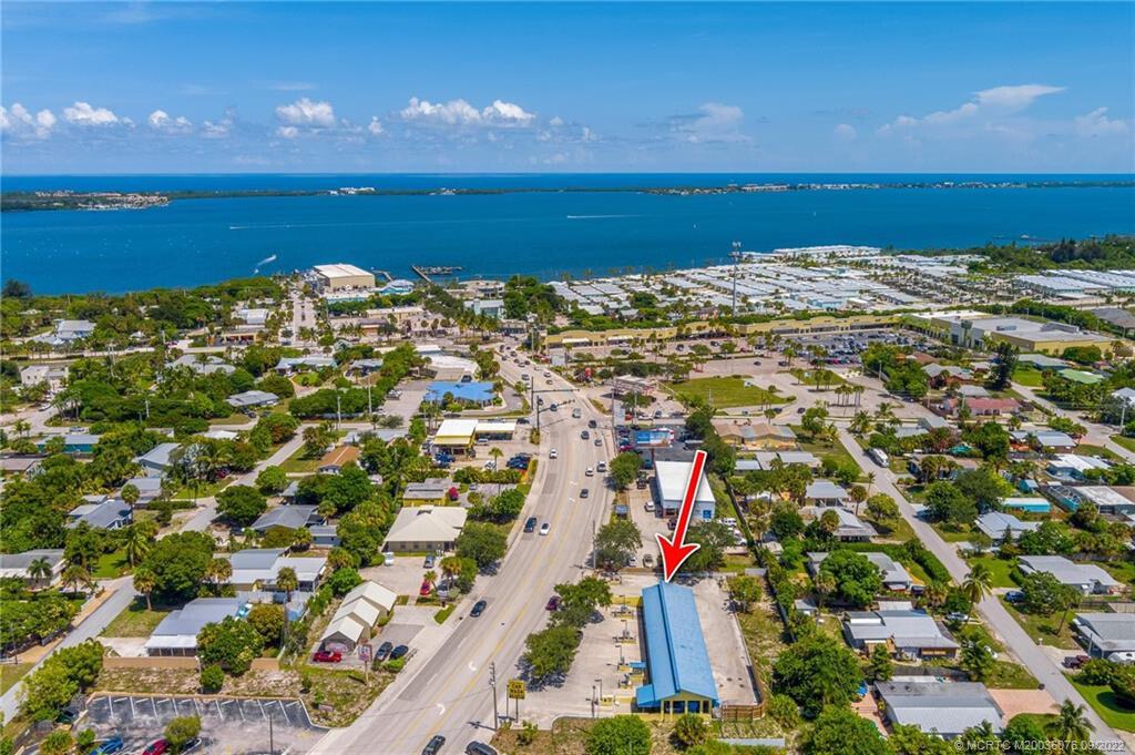 1630 NE Jensen Bch Blvd