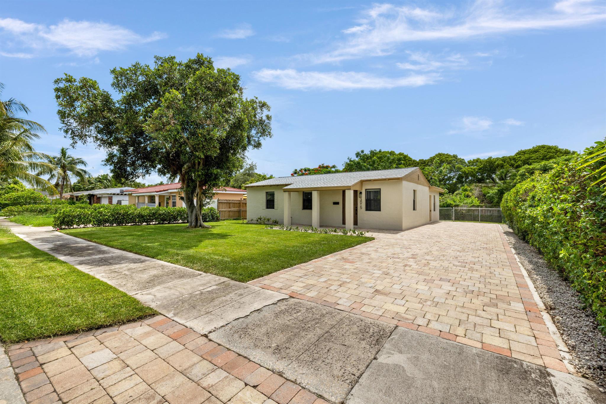 3015 Robert Rd