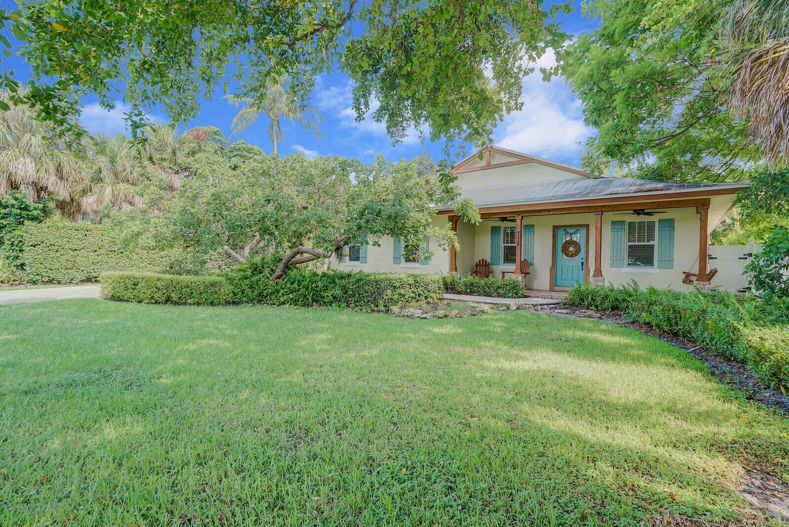 715 SW 25th Pl