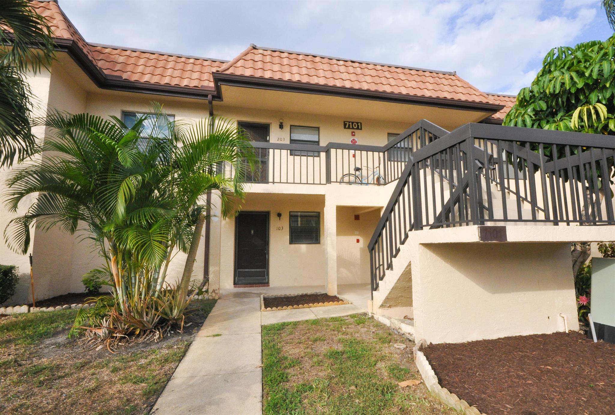 7101 Golf Colony Ct #103