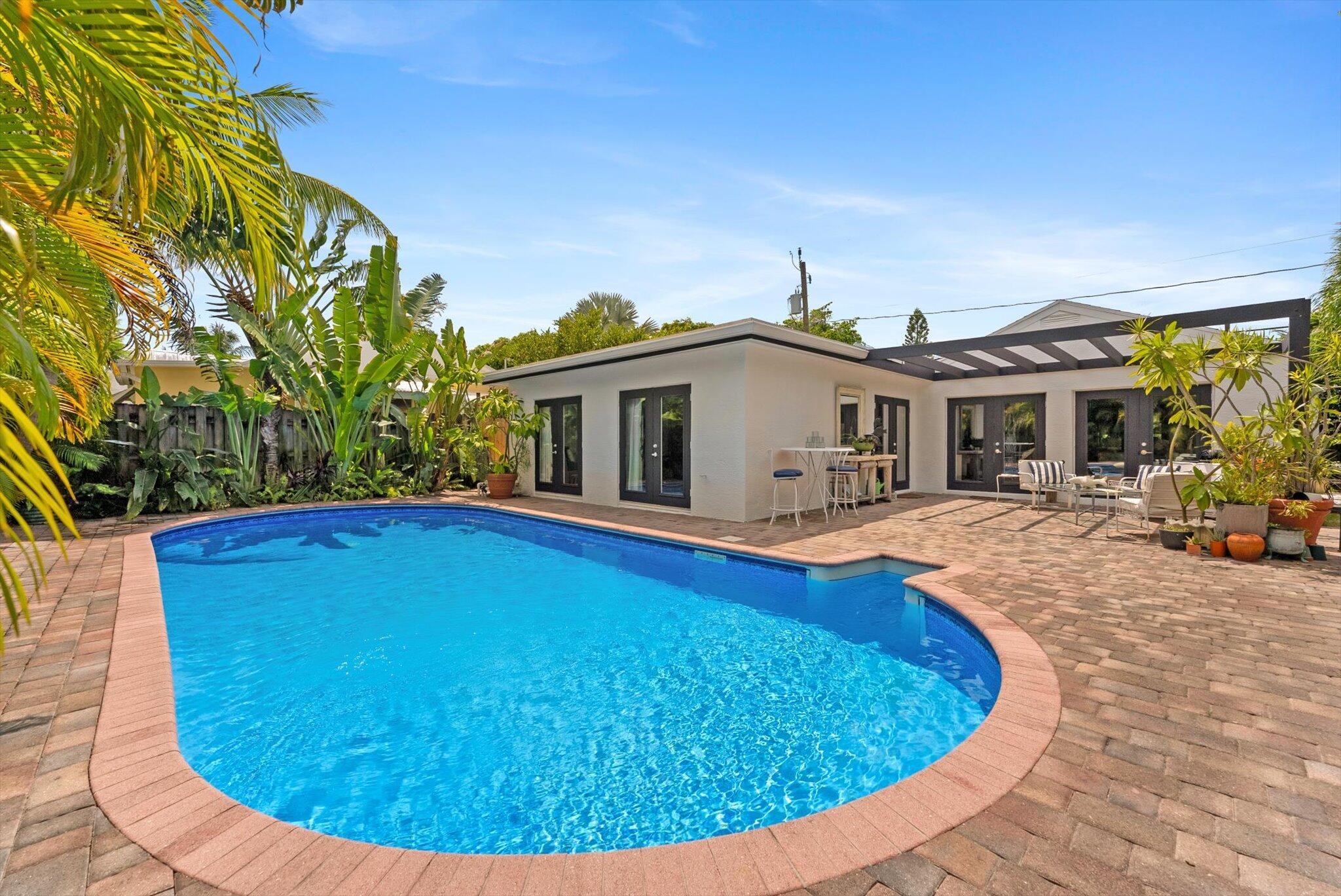 1715 N Ocean Breeze