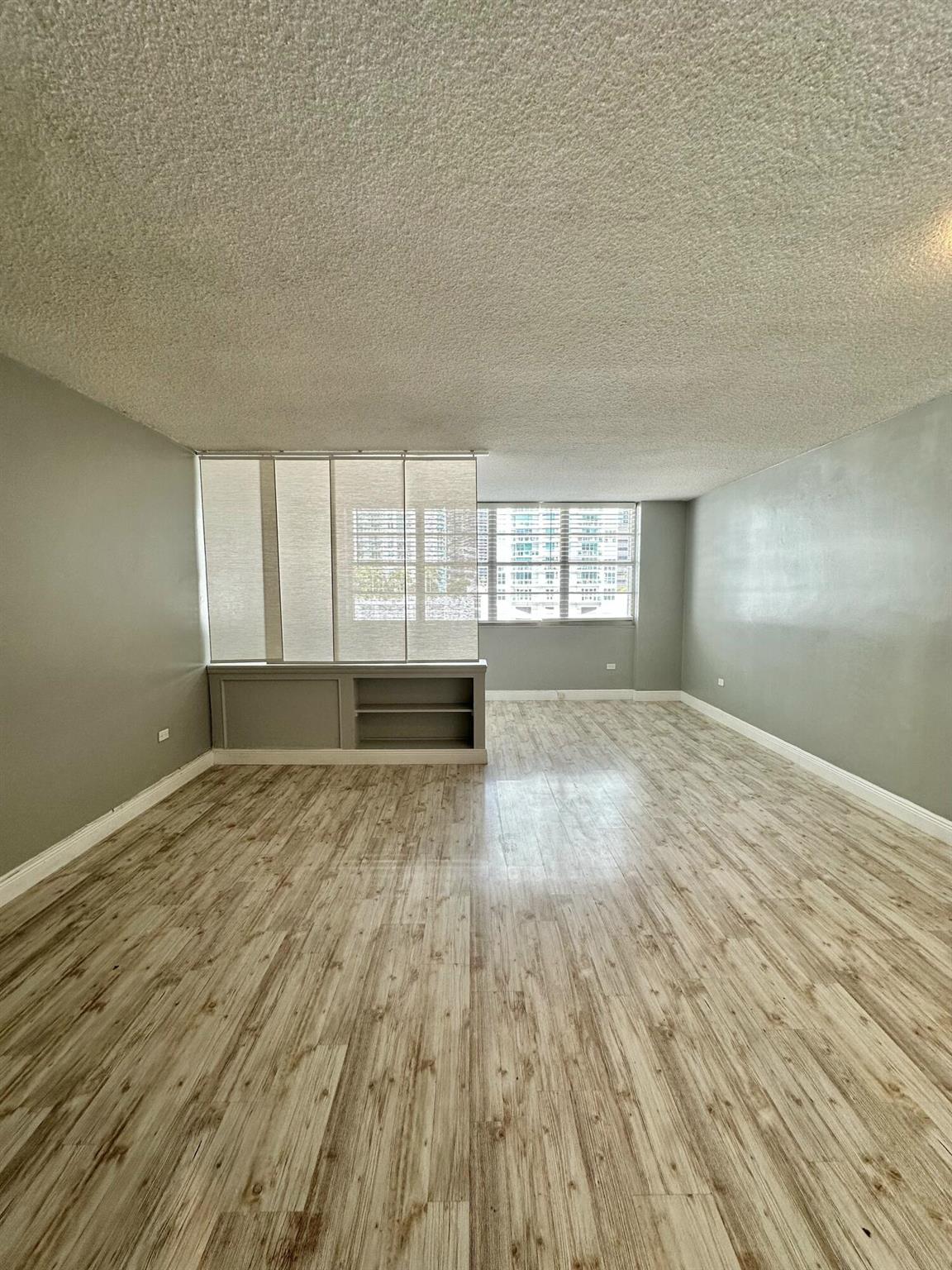 905 Brickell Bay Dr #1223