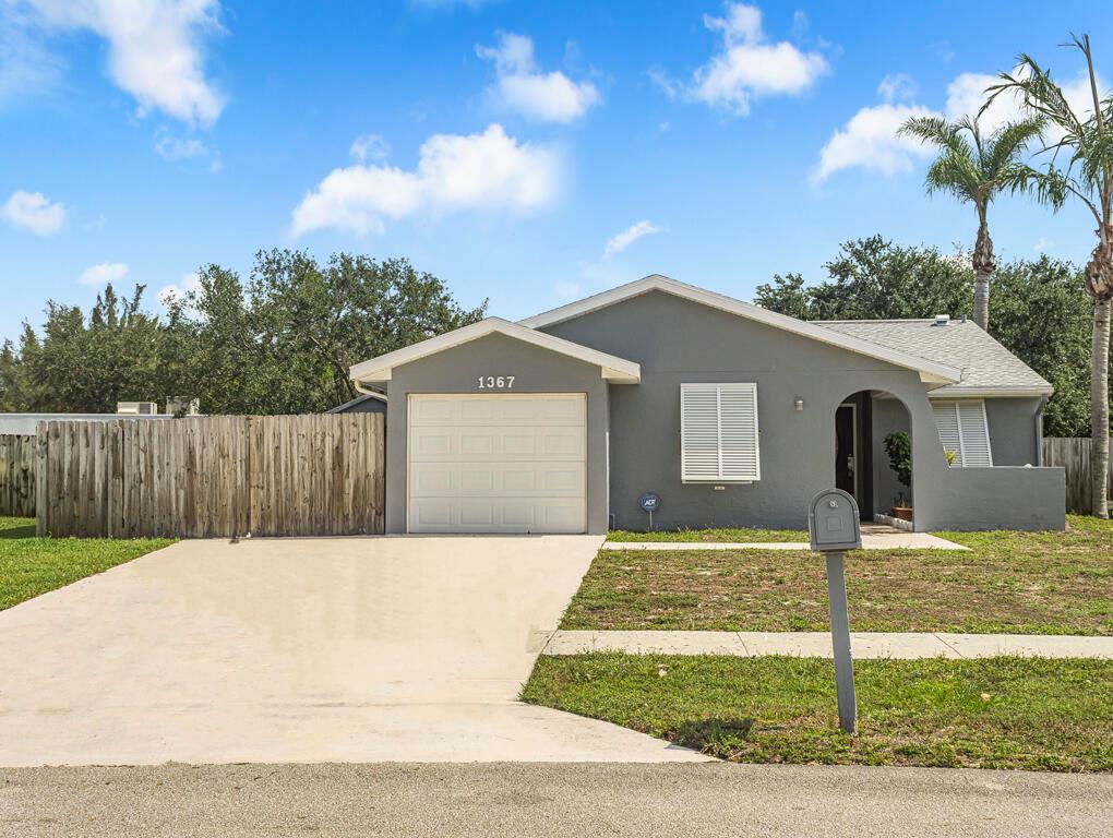 1367 Elmbank Way