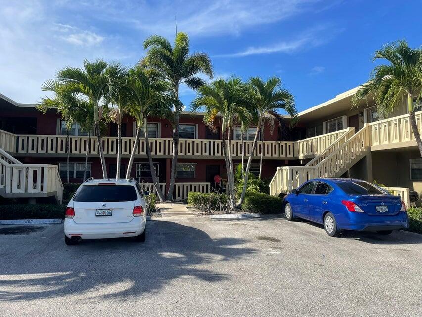 305 E Ocean Ave #206