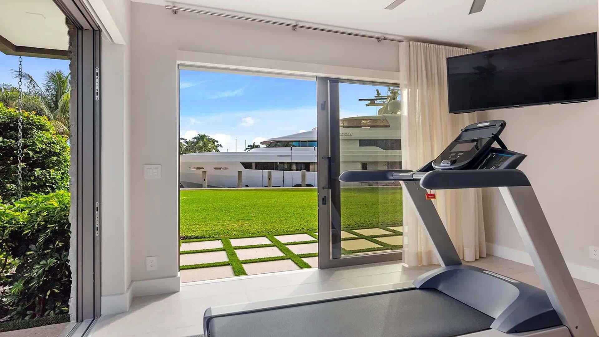 1600 SW 15th Ave Fort Lauderdale, FL 33312