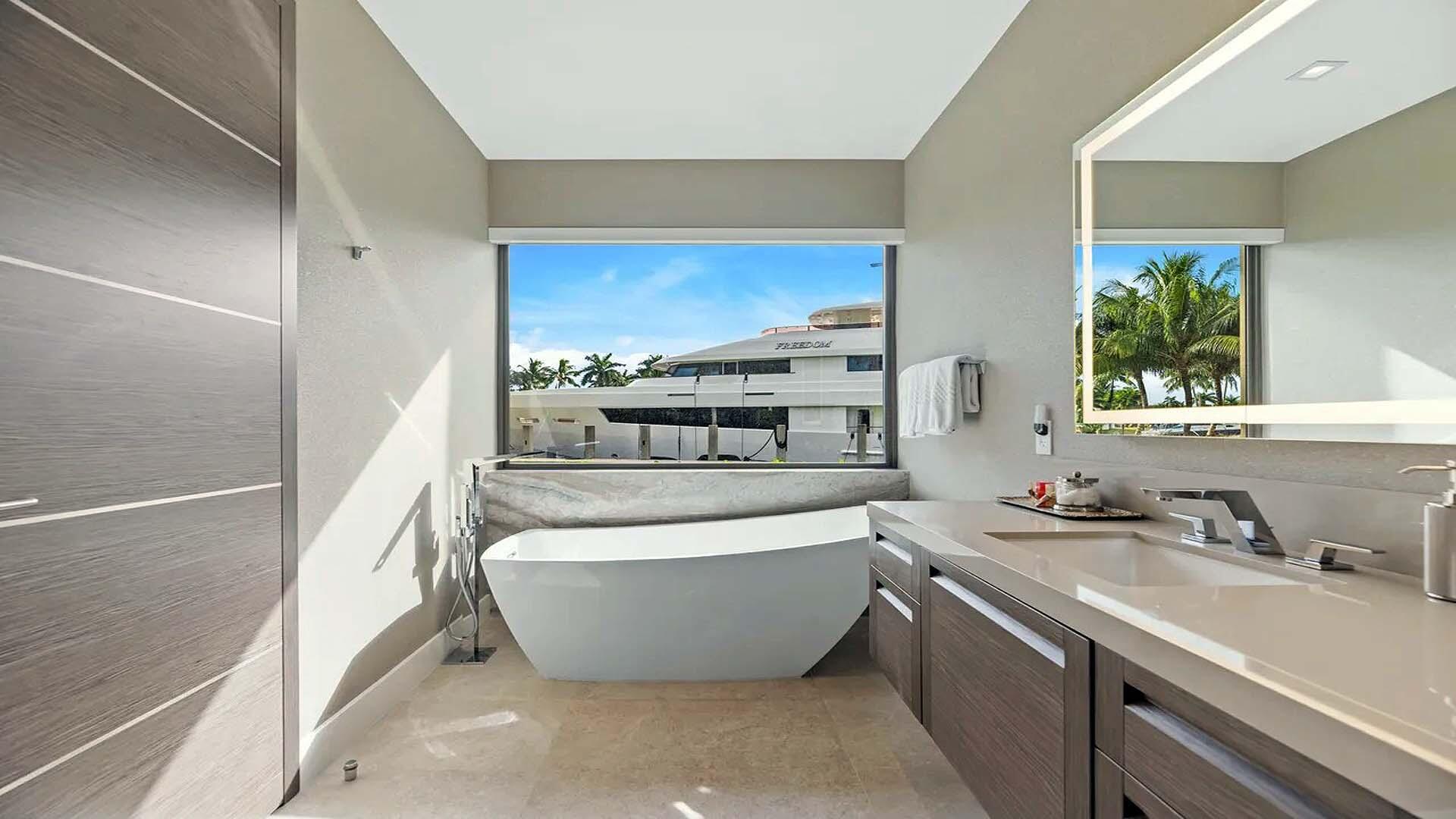 1600 SW 15th Ave Fort Lauderdale, FL 33312