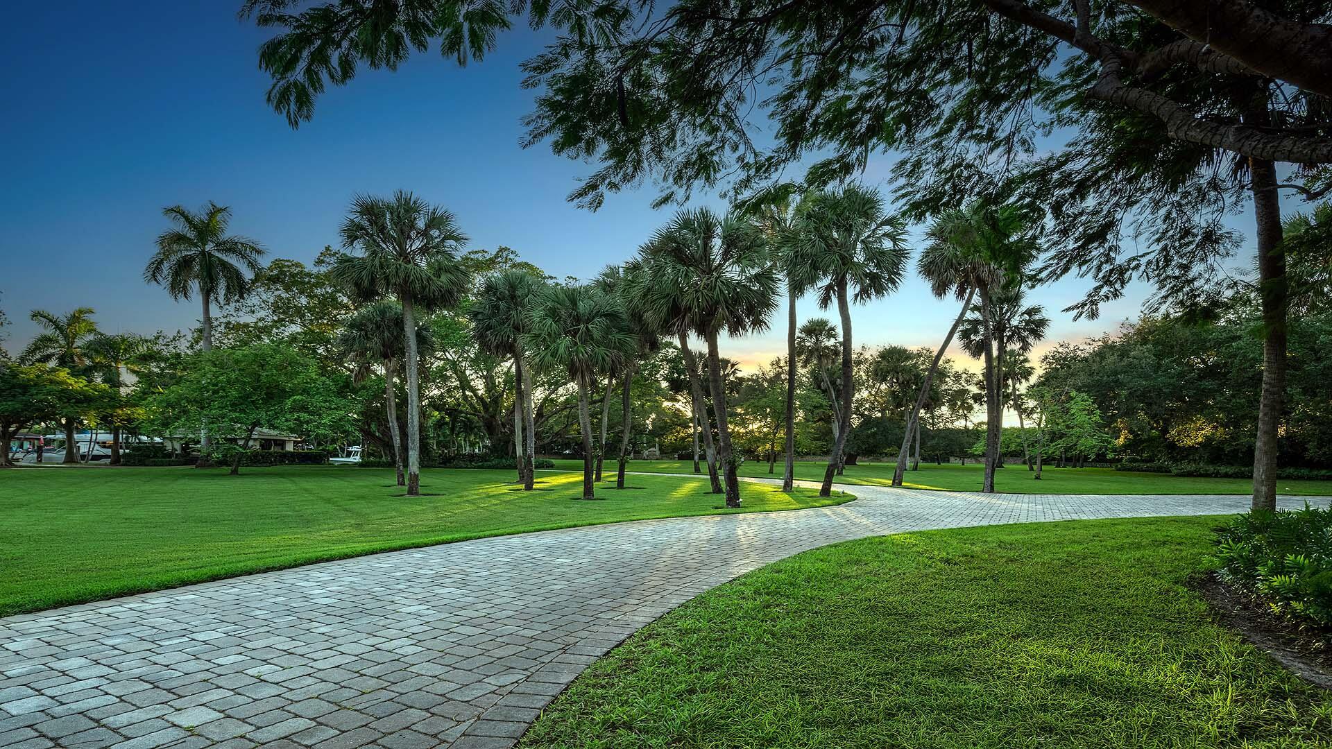 1600 SW 15th Ave Fort Lauderdale, FL 33312