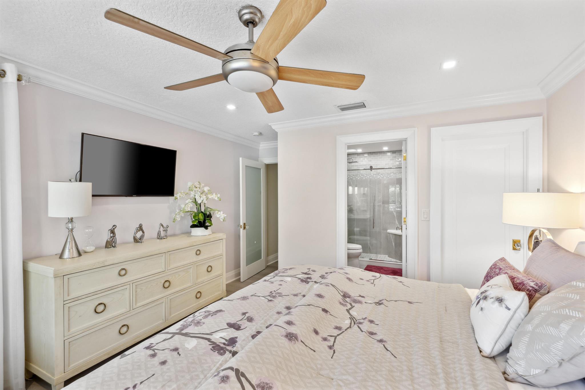 125 Marlin Dr Ocean Ridge, FL 33435