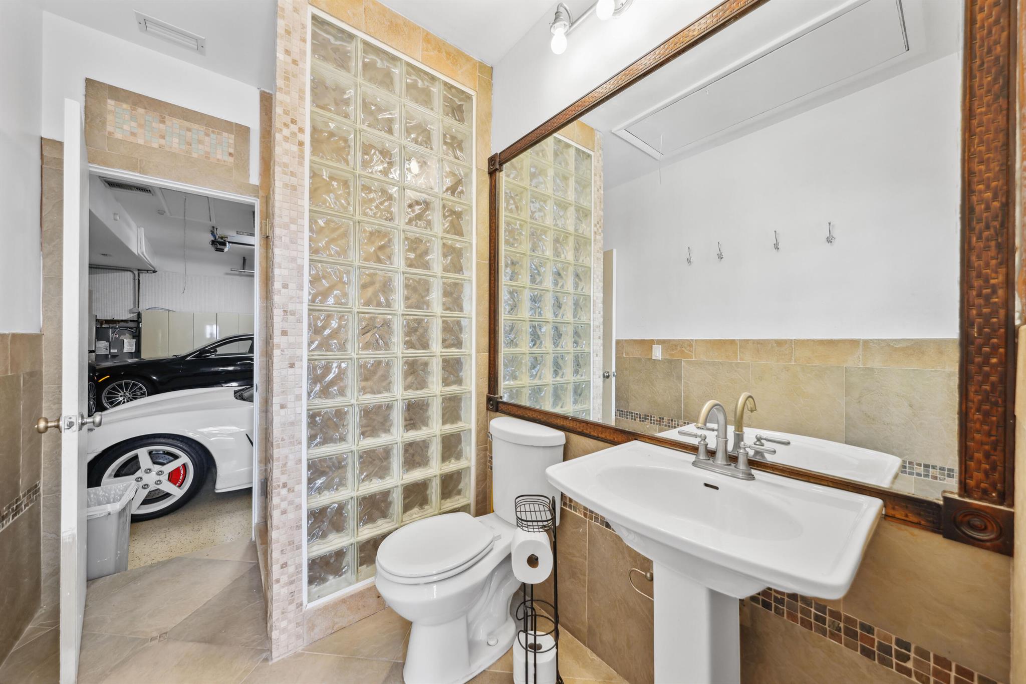 125 Marlin Dr Ocean Ridge, FL 33435