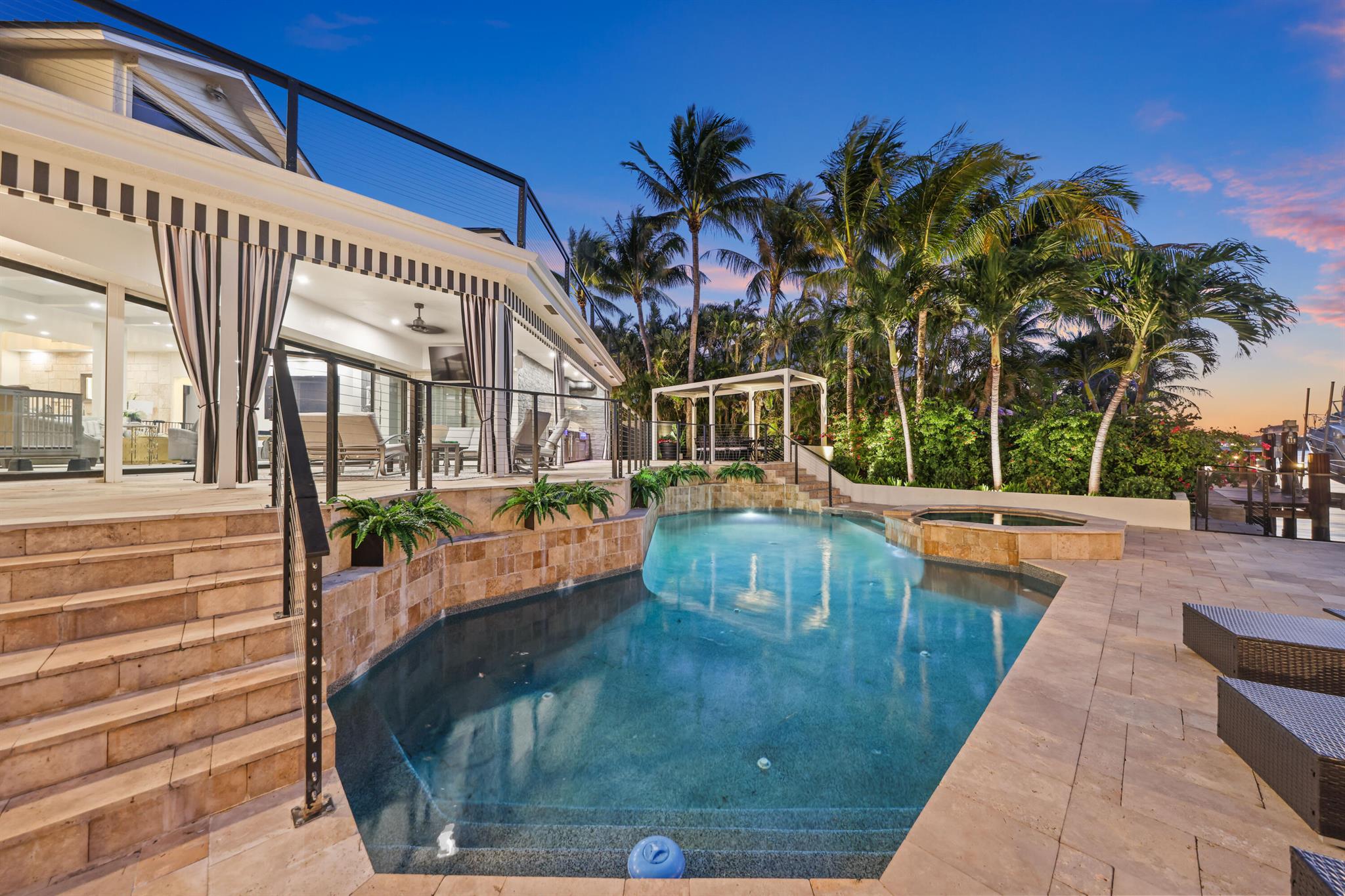 125 Marlin Dr Ocean Ridge, FL 33435