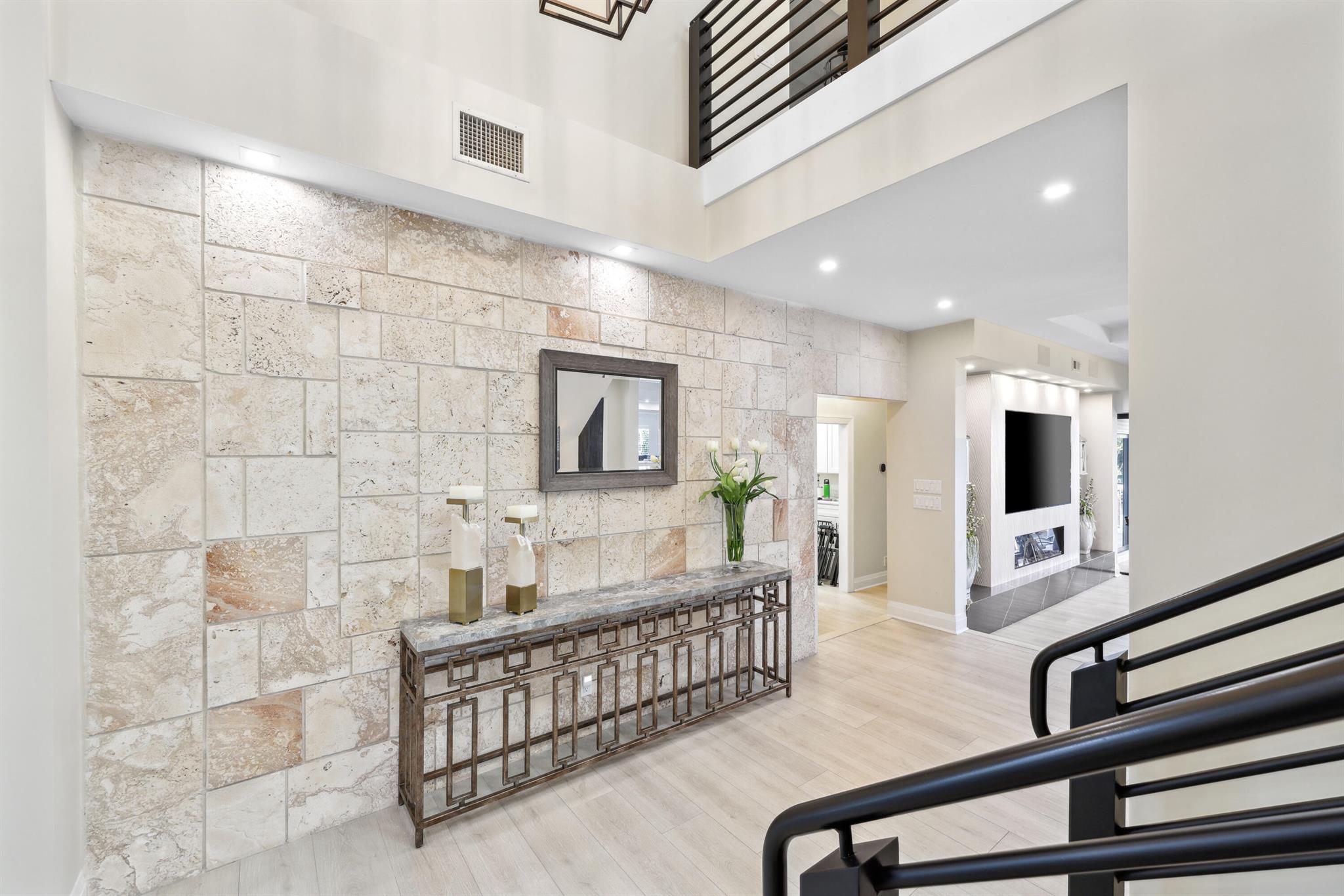 125 Marlin Dr Ocean Ridge, FL 33435