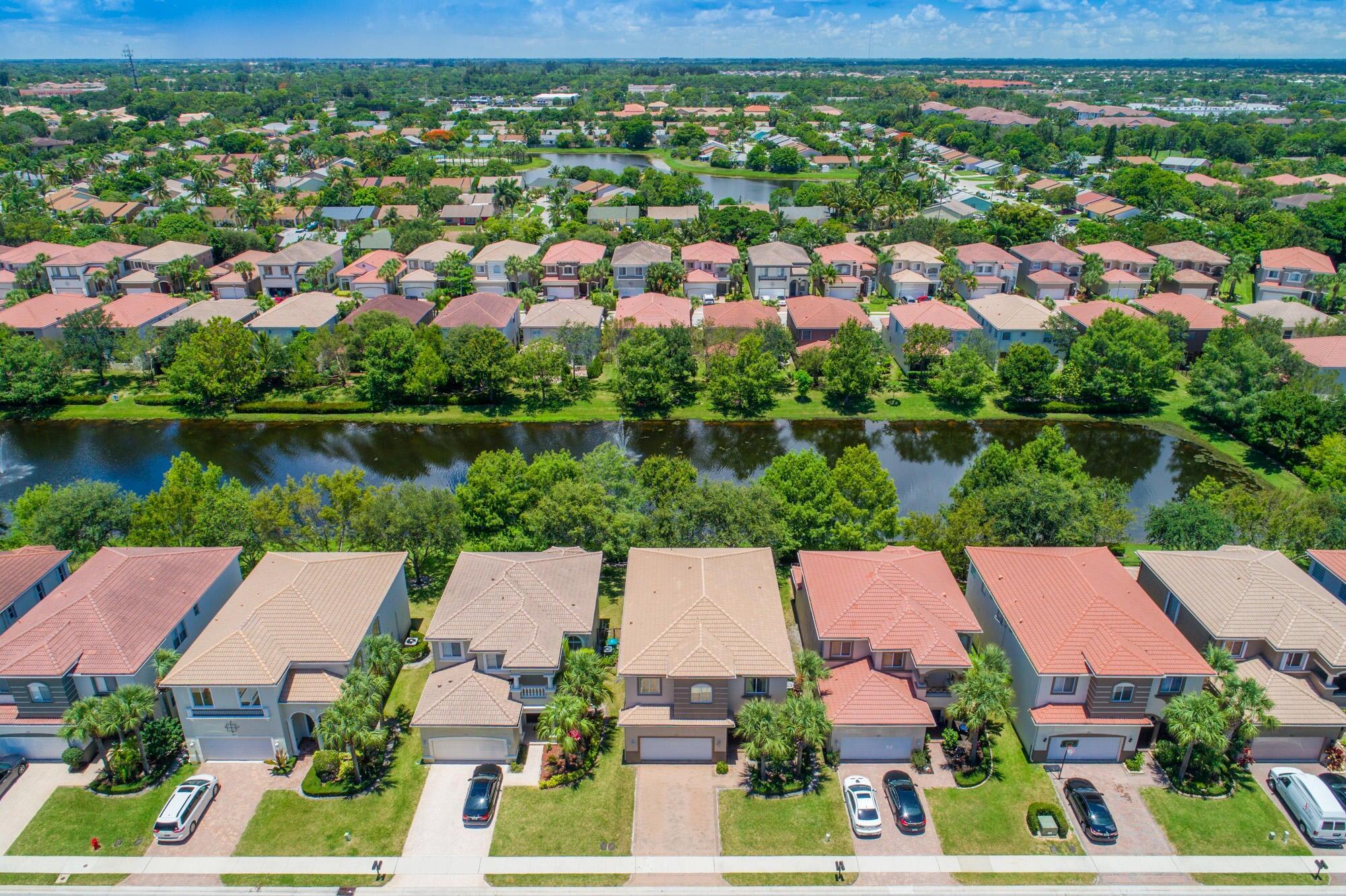 1088 Grove Park Cir Boynton Beach, FL 33436
