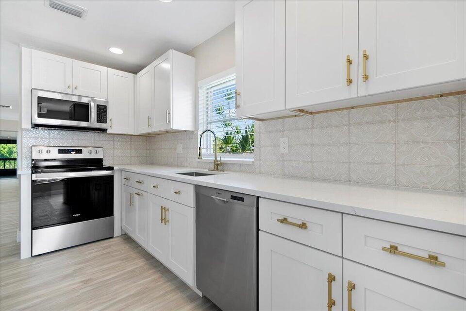 13921 Royal Palm Ct #D Delray Beach, FL 33484