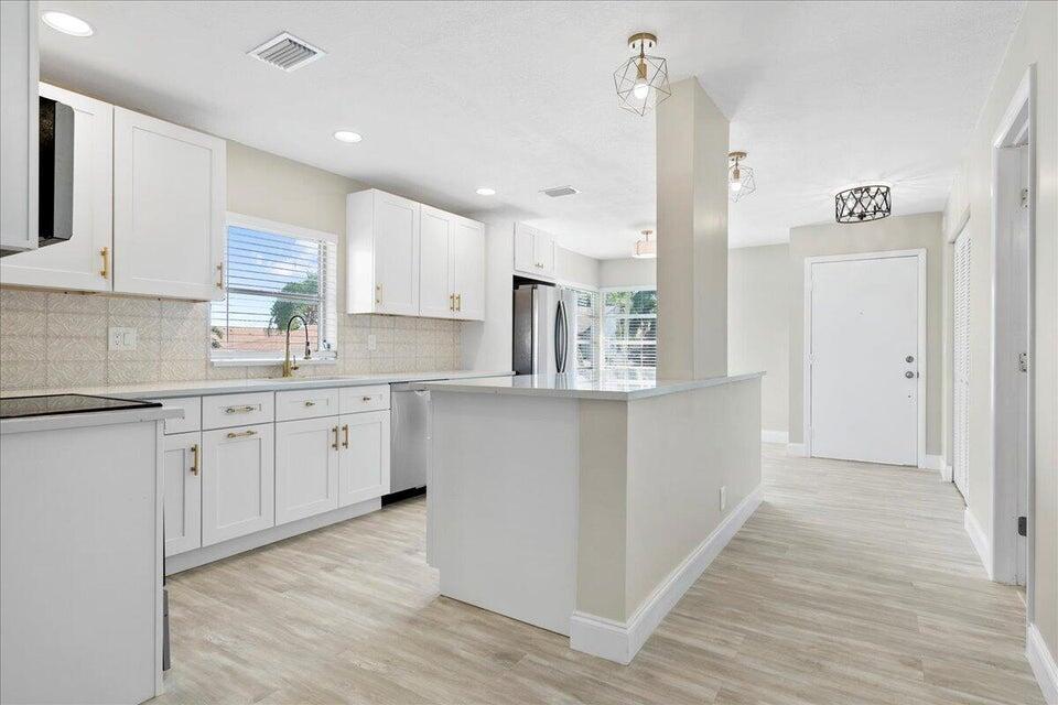 13921 Royal Palm Ct #D Delray Beach, FL 33484