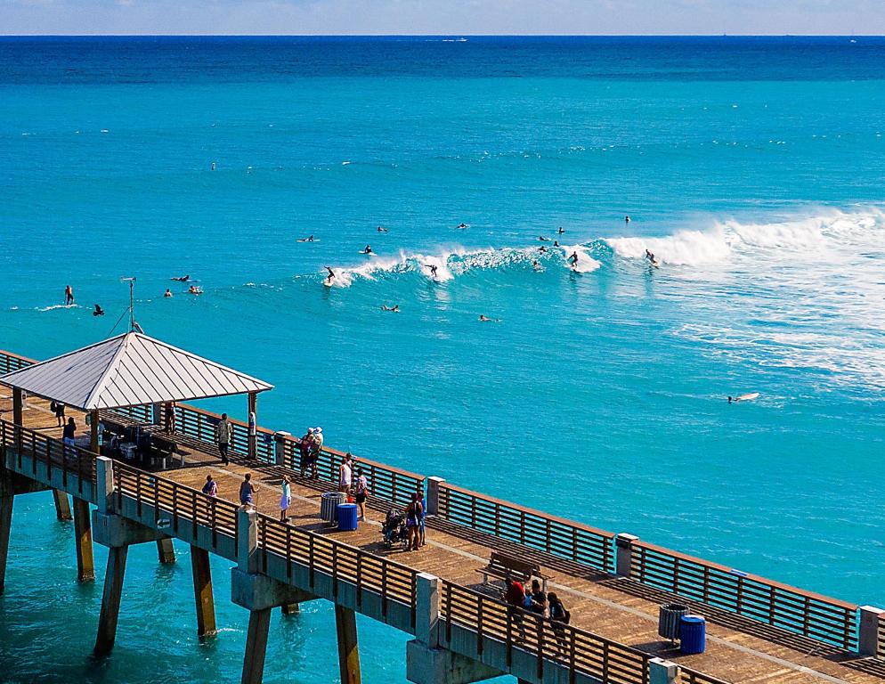 717 Cable Bch Ln North Palm Beach, FL 33410