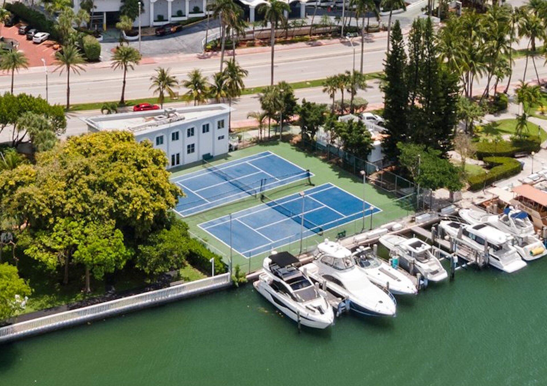 5401 Collins Ave #622 Miami Beach, FL 33140