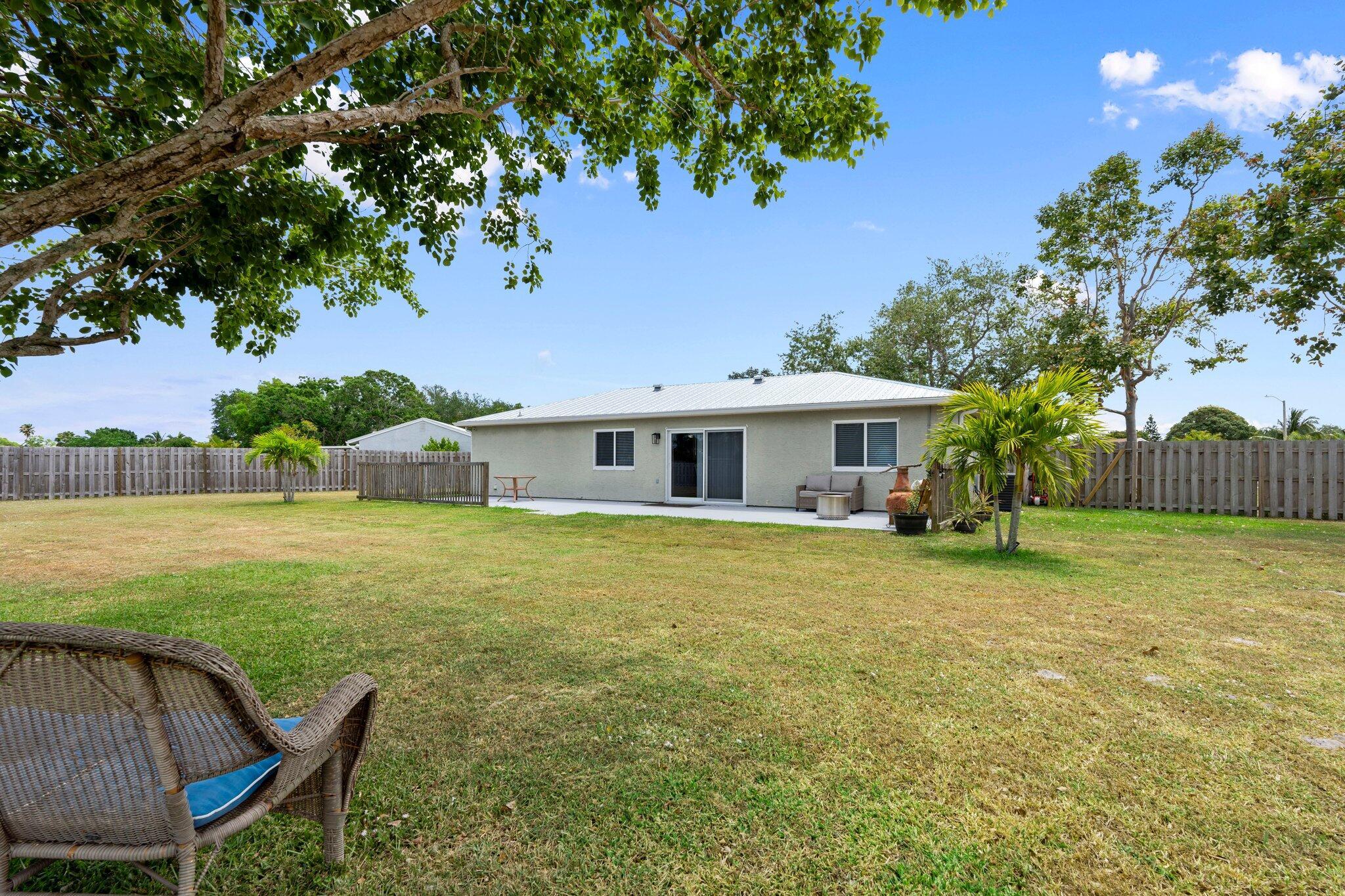 1967 SE West Dunbrooke Cir Port St Lucie, FL 34952