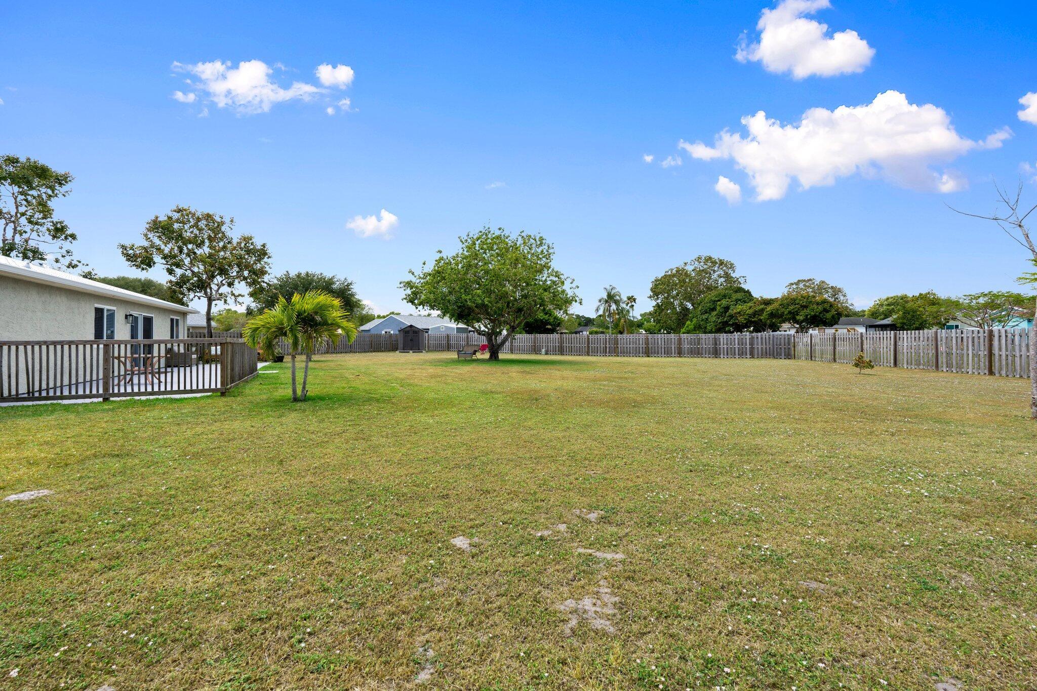 1967 SE West Dunbrooke Cir Port St Lucie, FL 34952