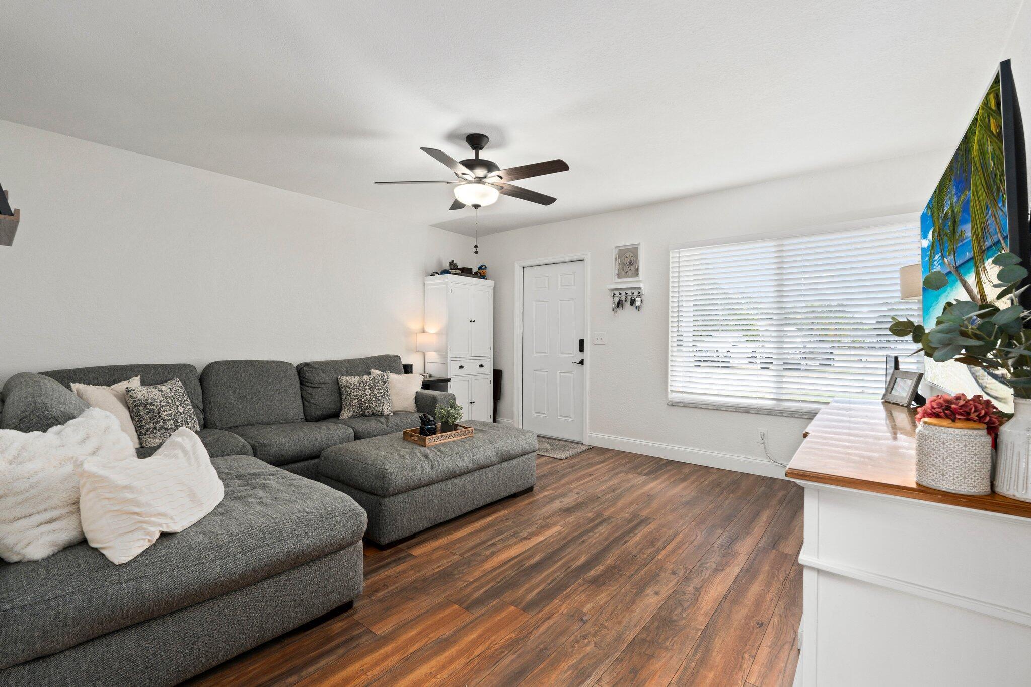 1967 SE West Dunbrooke Cir Port St Lucie, FL 34952