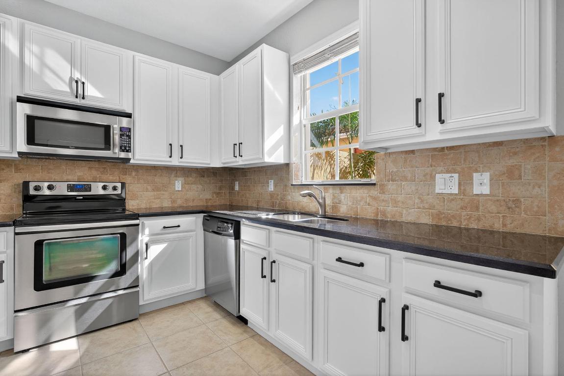 107 Ennis Jupiter, FL 33458