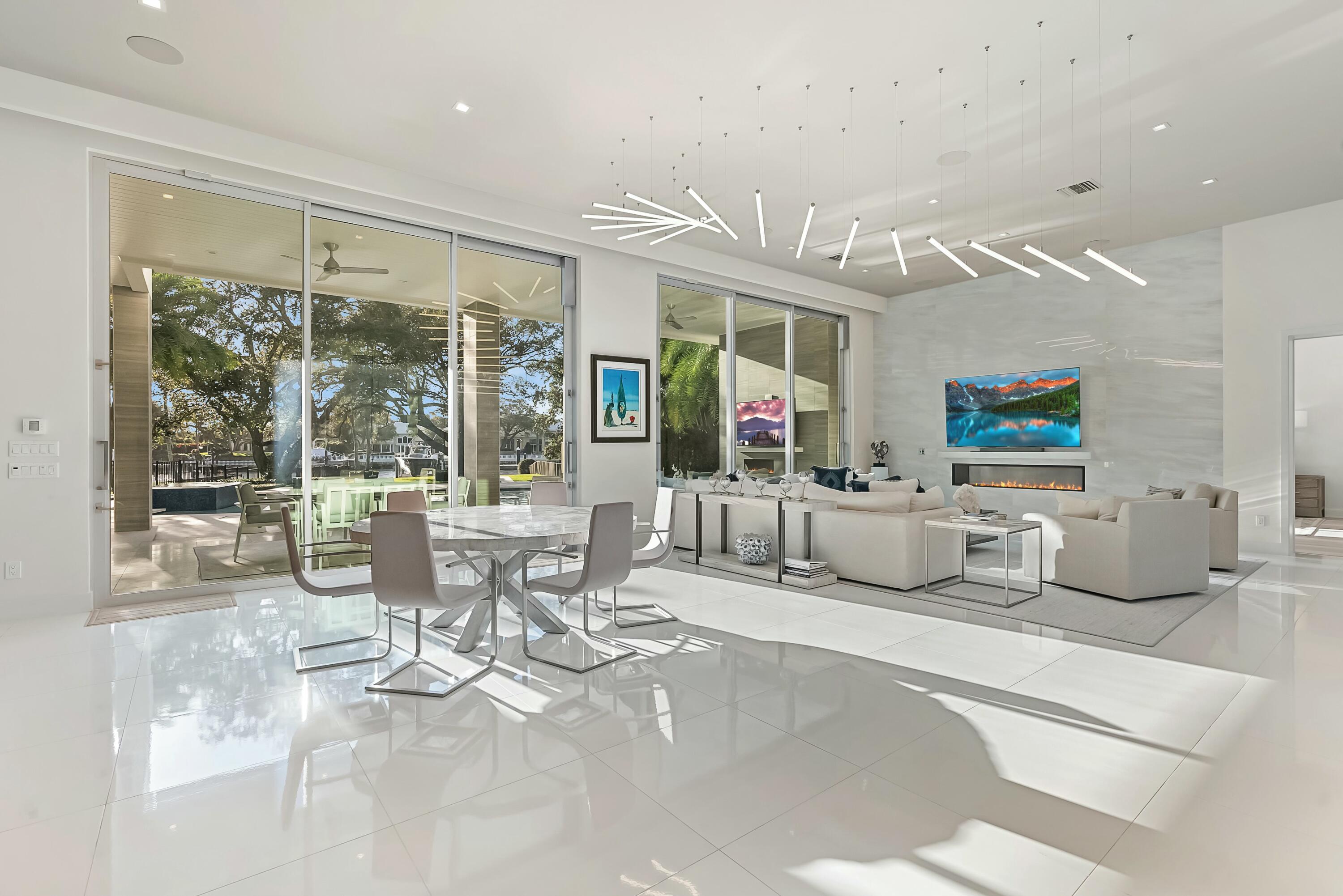 2162 Radnor North Palm Beach, FL 33408