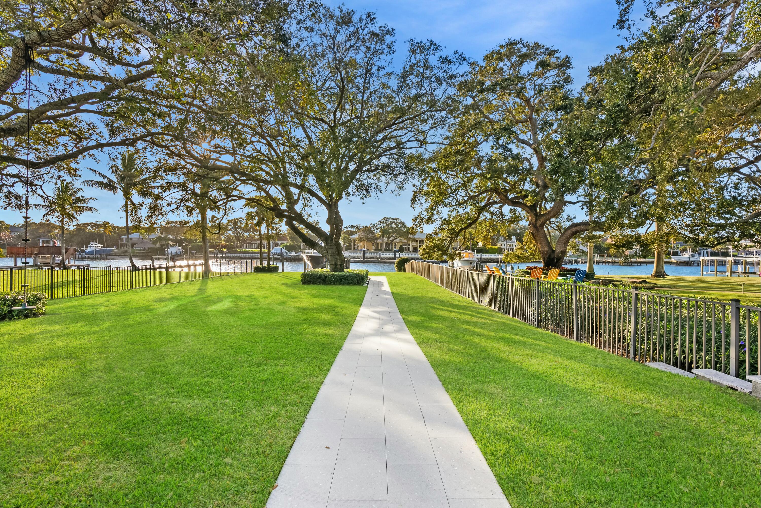 2162 Radnor North Palm Beach, FL 33408