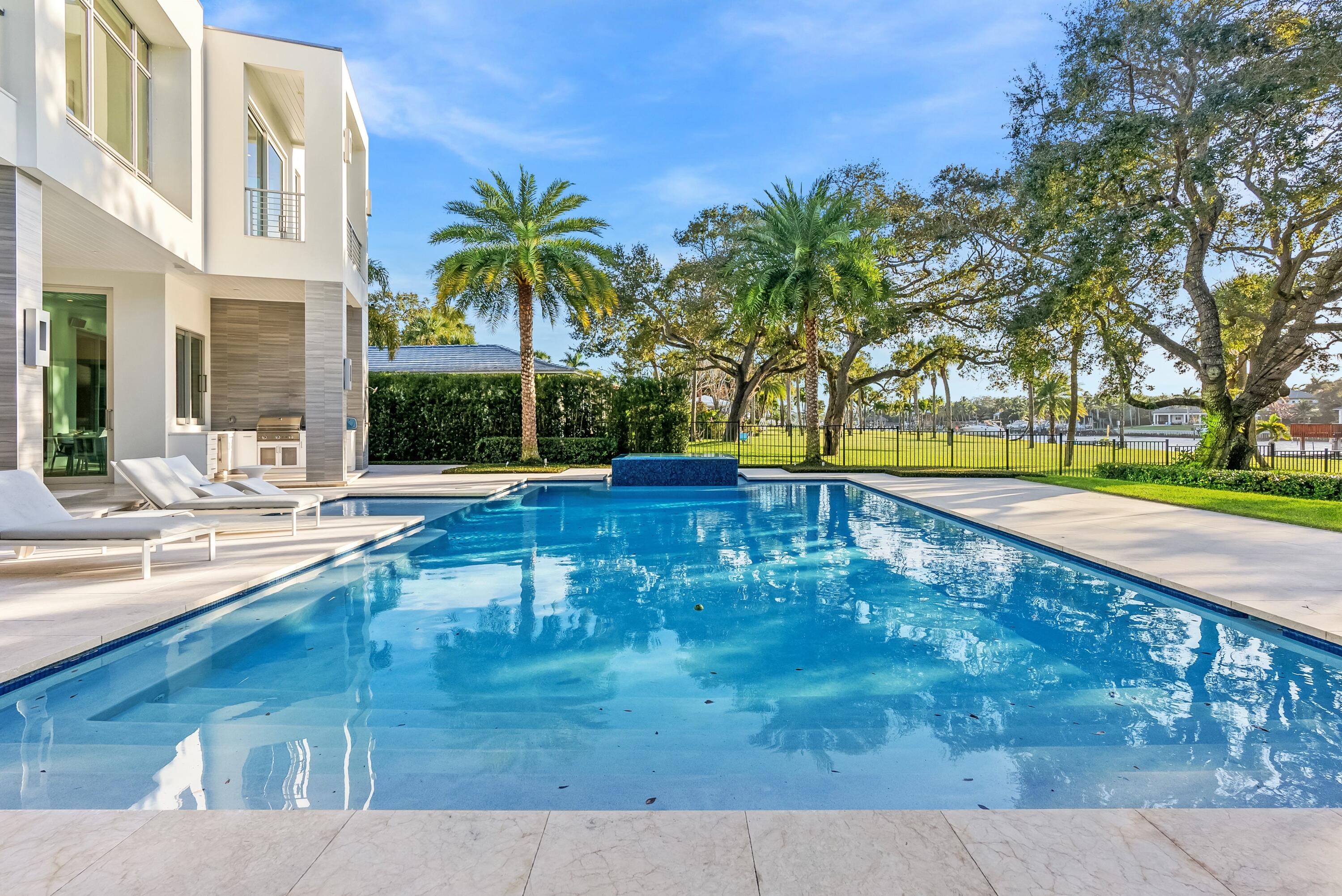 2162 Radnor North Palm Beach, FL 33408