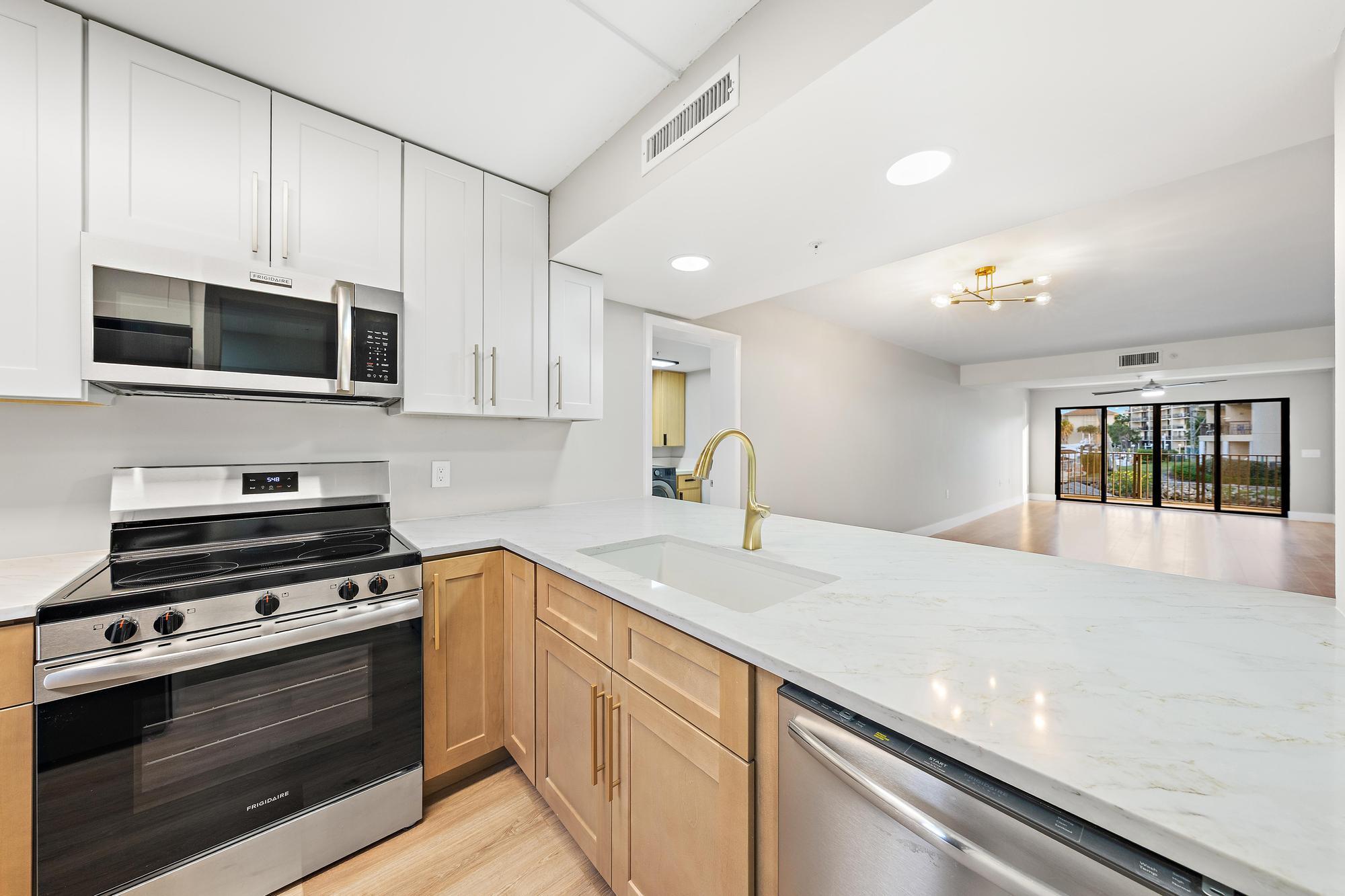 1601 Marina Isle #106 Jupiter, FL 33477