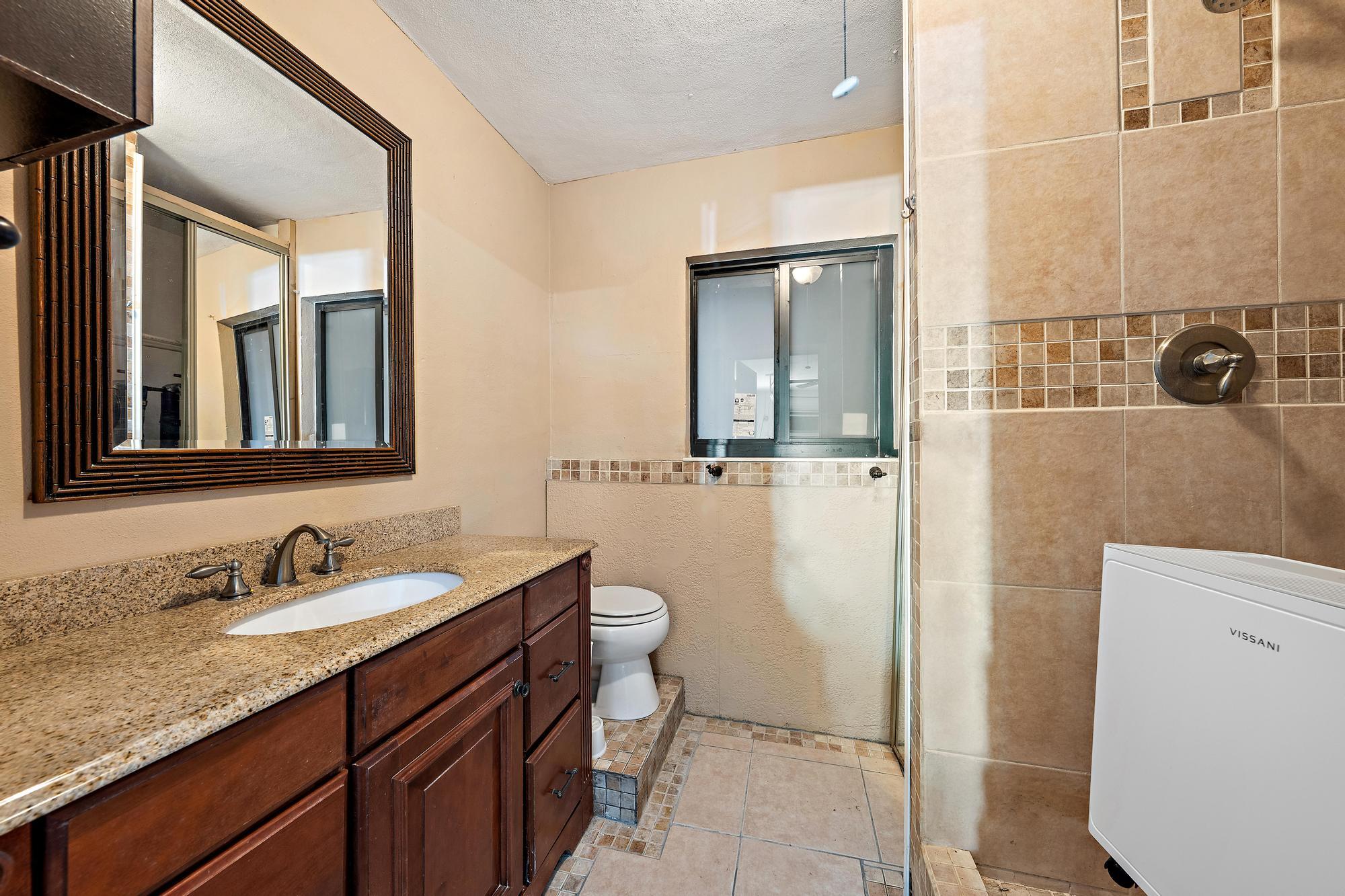 1120 Singer Riviera Beach, FL 33404