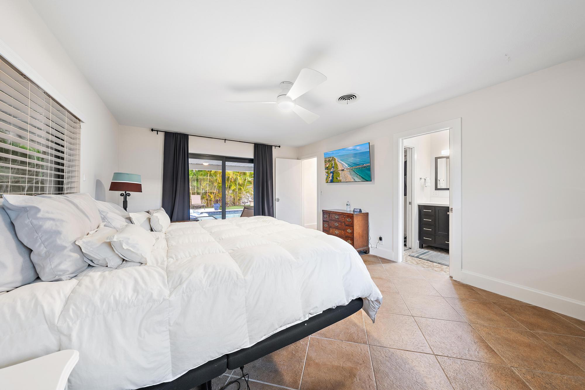 1120 Singer Riviera Beach, FL 33404