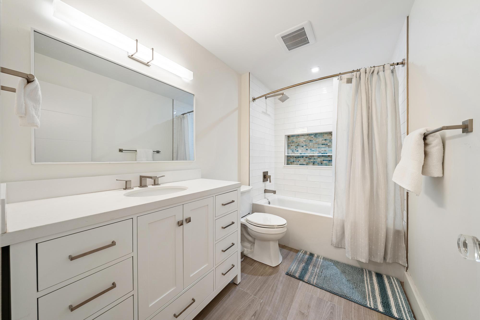 1120 Singer Riviera Beach, FL 33404