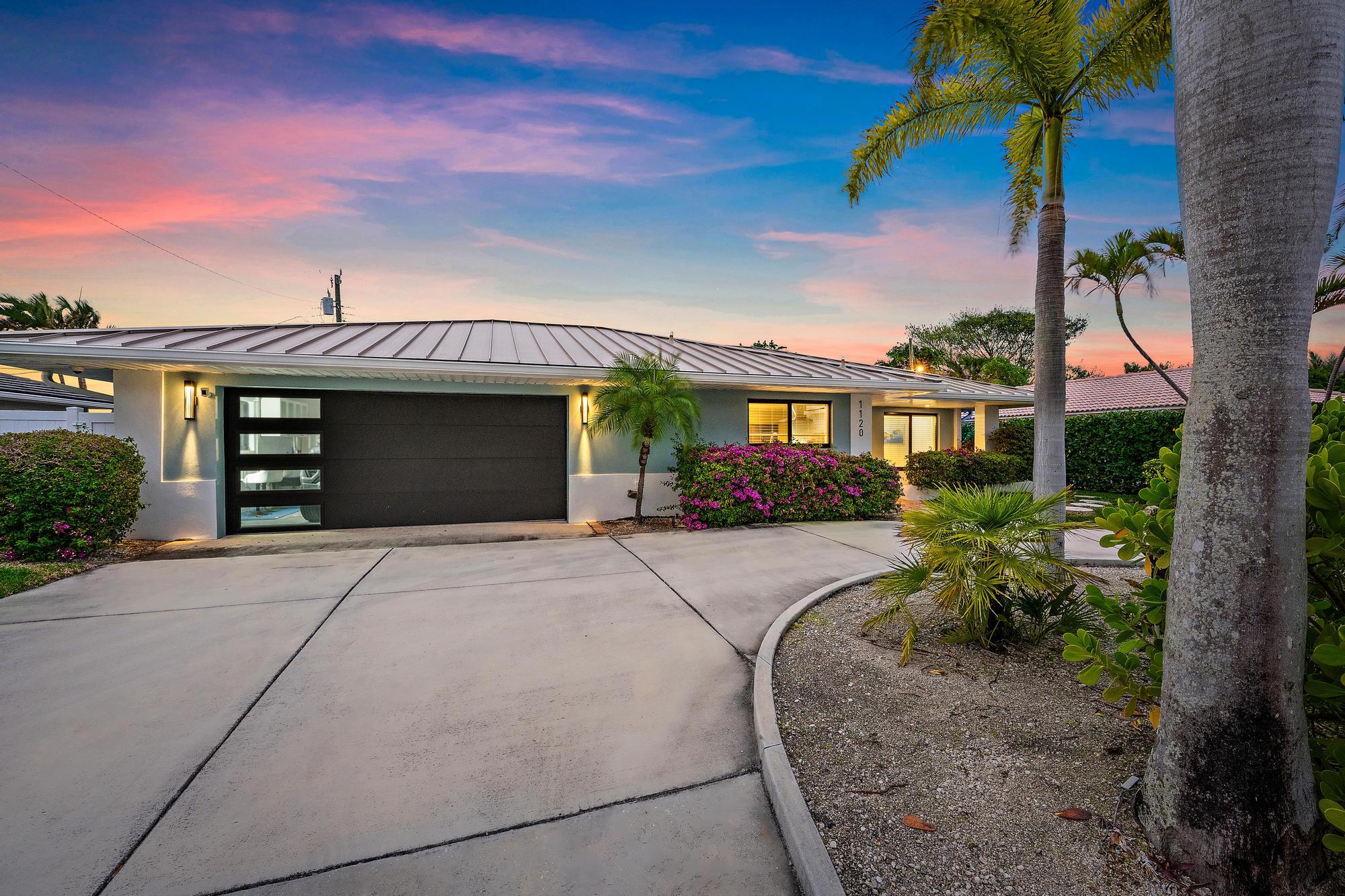 1120 Singer Riviera Beach, FL 33404