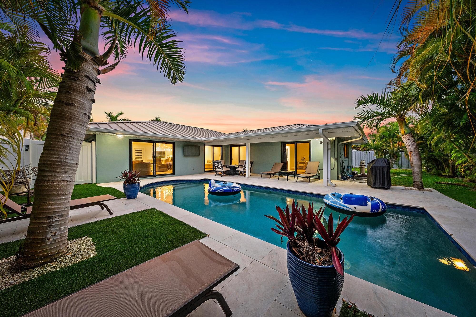 1120 Singer Riviera Beach, FL 33404