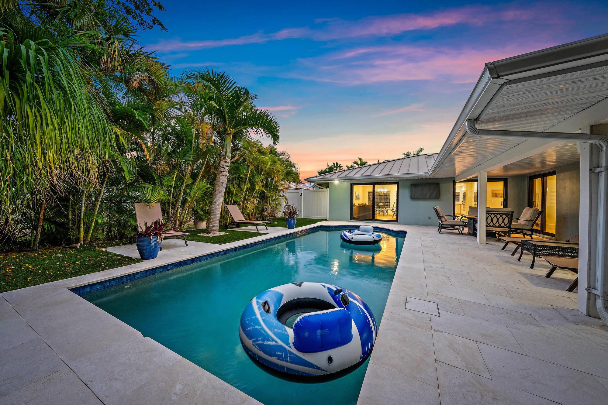 1120 Singer Riviera Beach, FL 33404