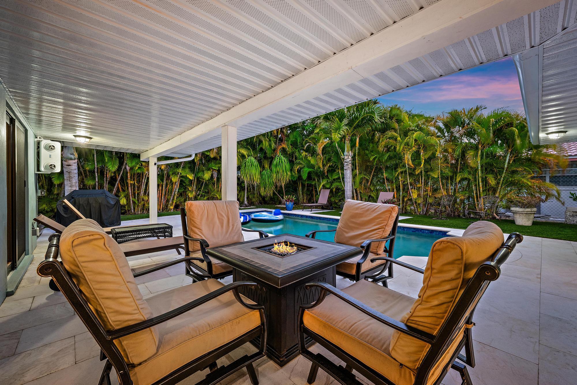 1120 Singer Riviera Beach, FL 33404