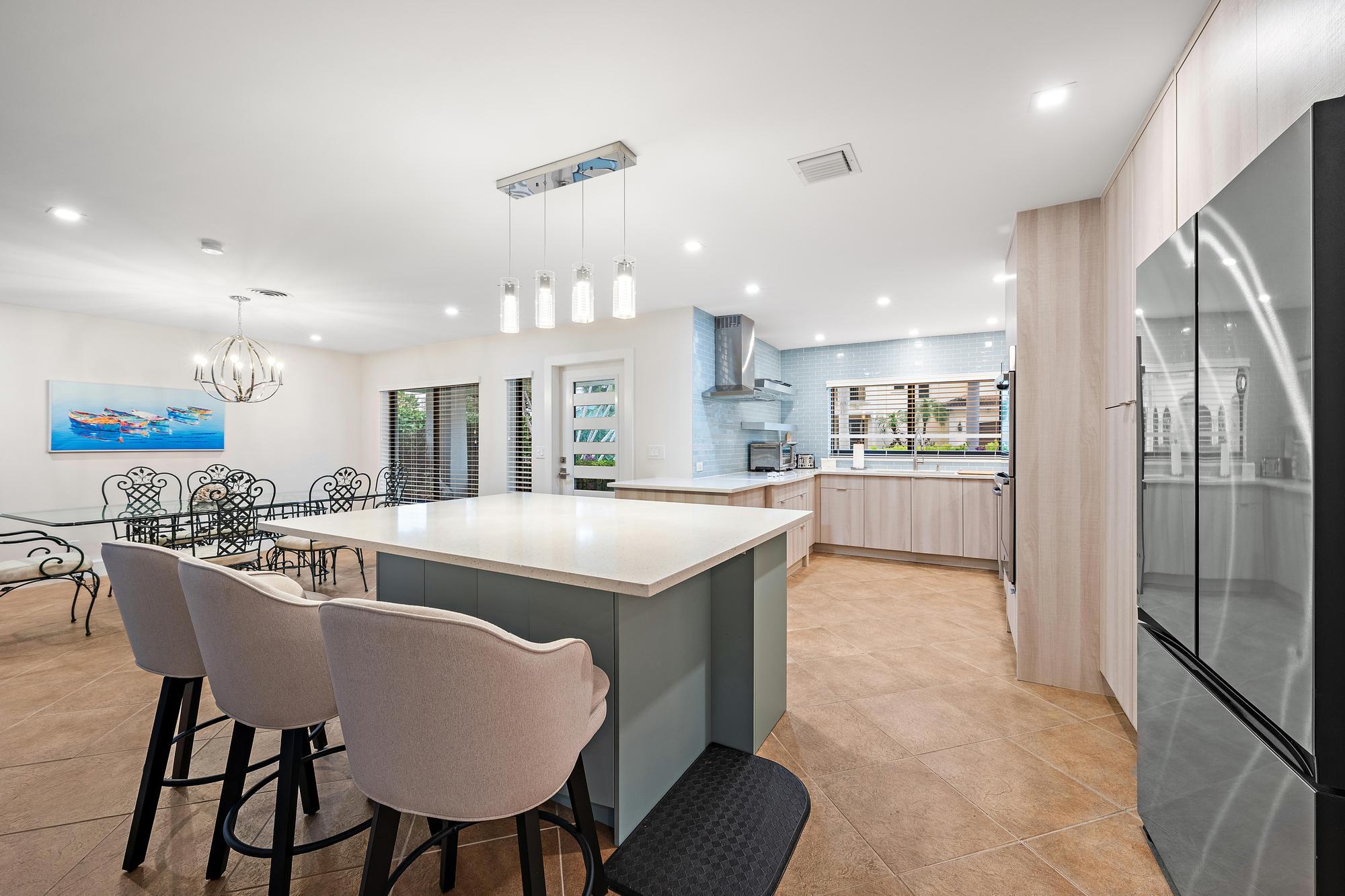 1120 Singer Riviera Beach, FL 33404