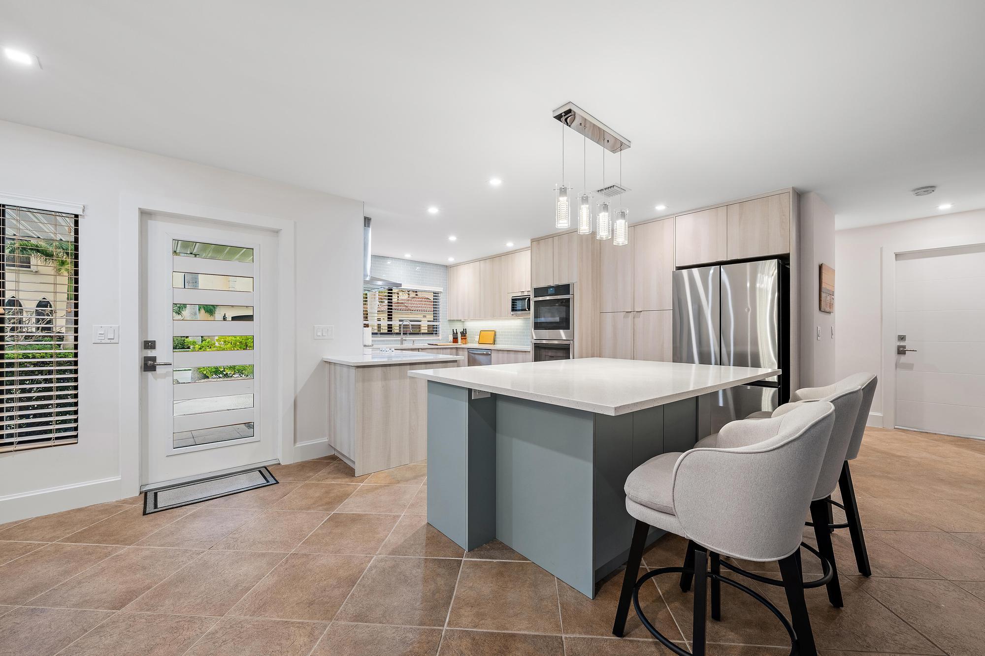 1120 Singer Riviera Beach, FL 33404