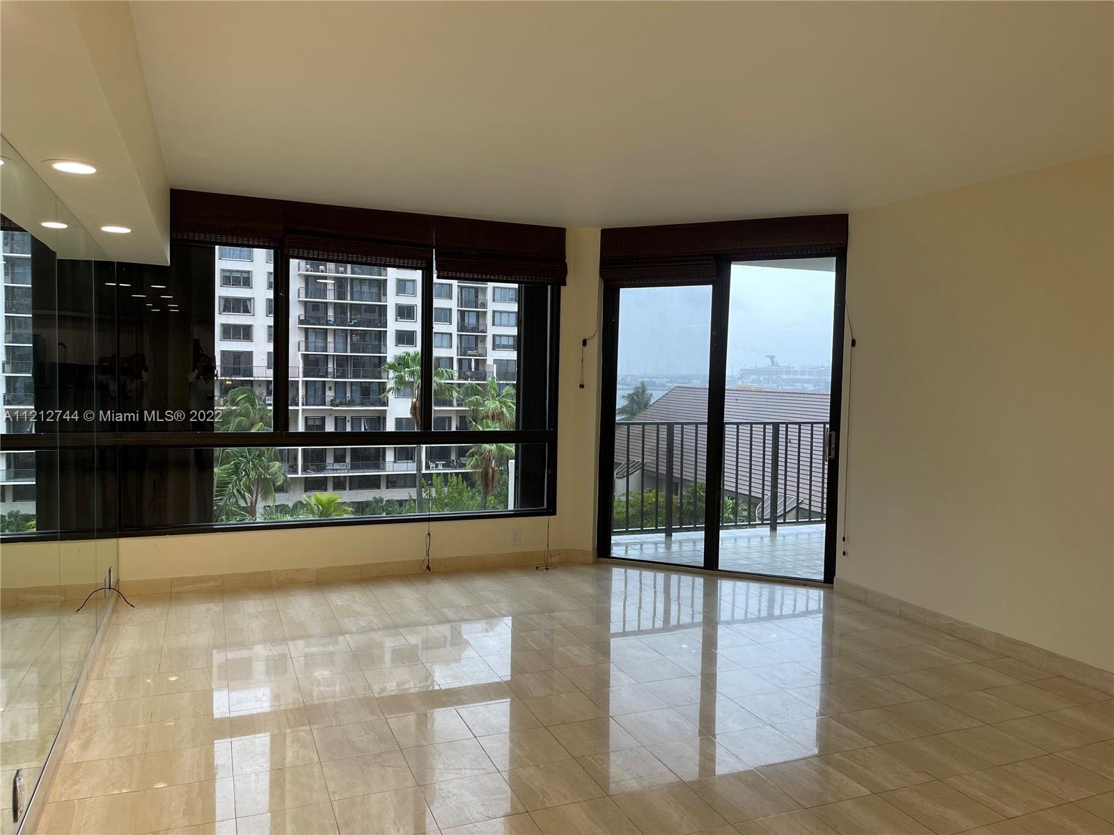 520 Brickell Key Dr #A704