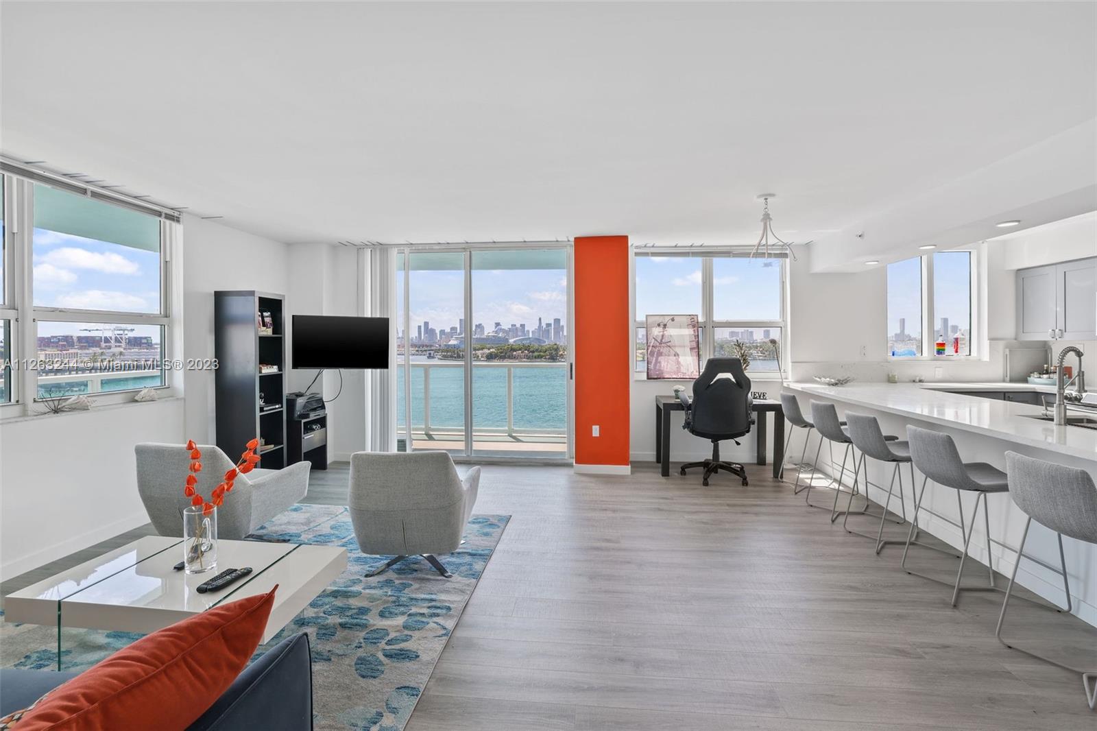 650 West Ave #1001