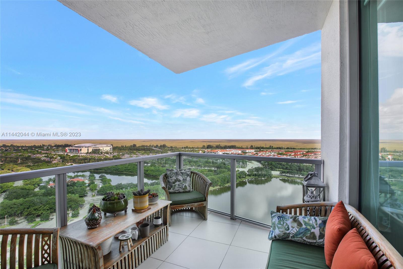 2681 N Flamingo Rd #2501S Sunrise, FL 33323