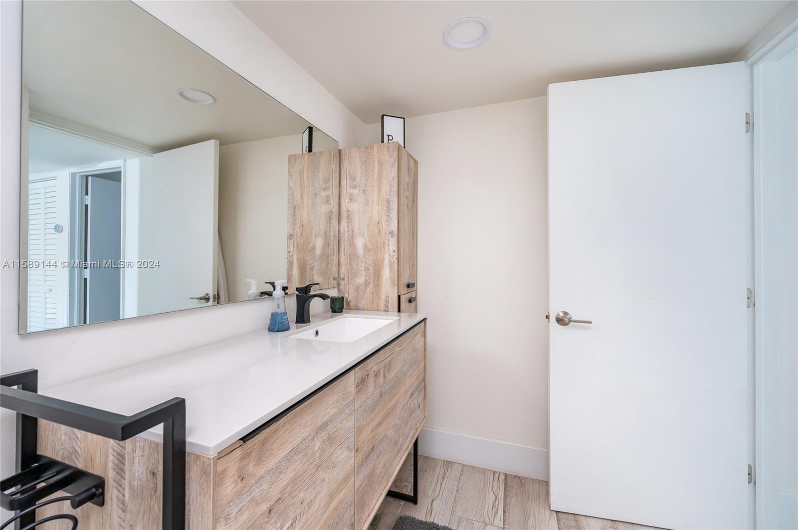 image SUNWOOD CONDO13