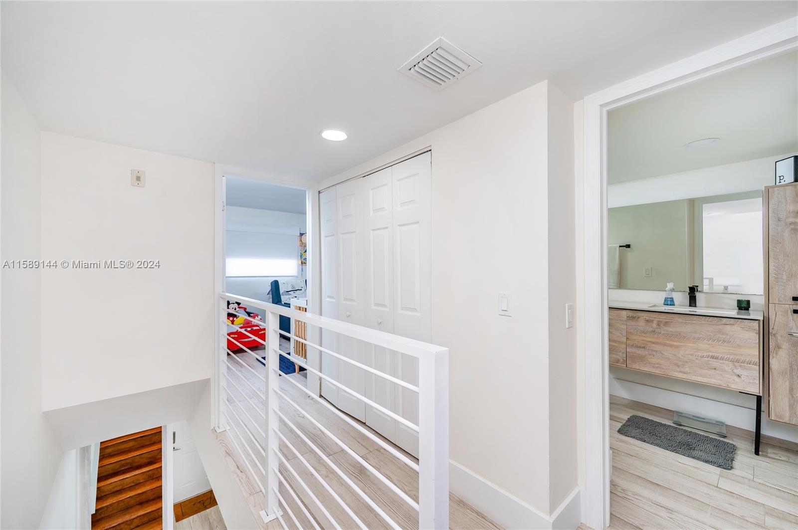 image SUNWOOD CONDO14