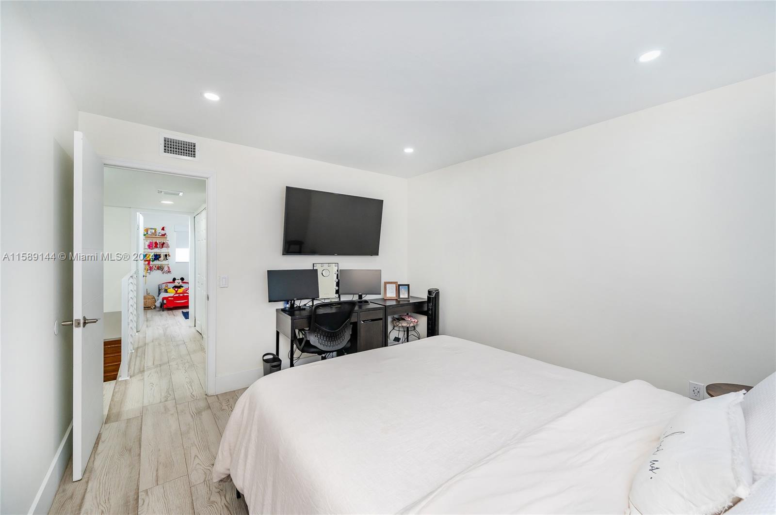 image SUNWOOD CONDO17